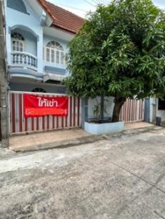 ให้เช่า บ้านแฝด For rent pattanakarn townhouse 4 roomsเกษรา 260 ตรม.