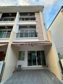 ให้เช่า ทาวน์โฮม M402 Baan Klang Muang Sathorn - Taksin2 167 ตรม 20 ตรว