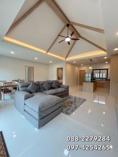 Pool Villa Rawai, Phuket 420 SQM. 3 Bed, 3 Bath Near Rawai Beach.-202407311332181722407538021.jpeg