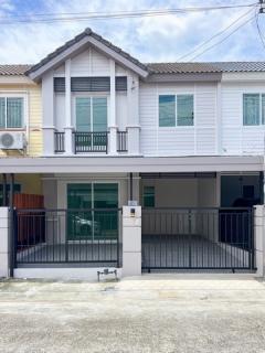 For Sales : Ratsada, 2-Story Town House, 3 Bedrooms 2 Bathrooms